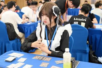 艺的结合 卡游卡牌征服全球市场瓦力游戏试玩经典IP与精湛工(图1)