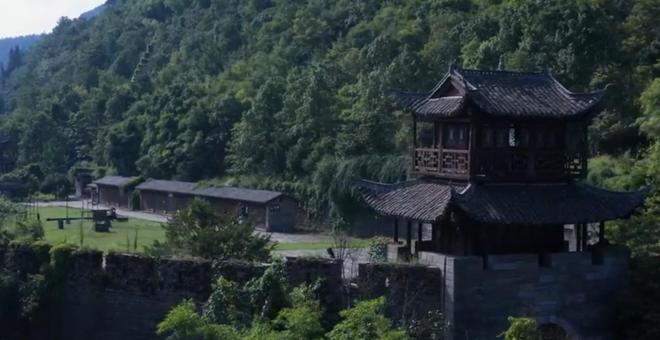 攻略：走进沈从文笔下的诗意世界瓦力棋牌游戏边城茶峒古镇旅游(图4)