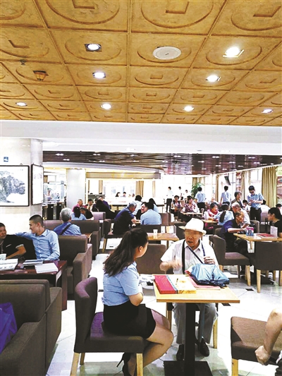 等说法引诱老年人进行巨额投资消费瓦利棋牌